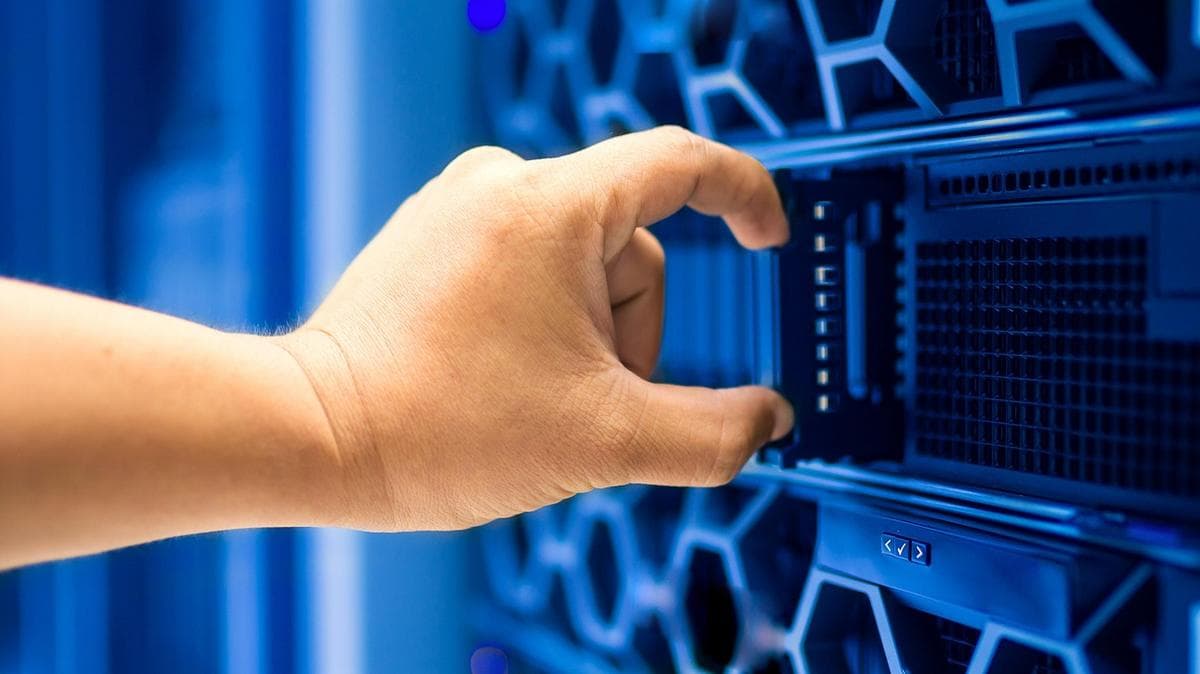 Big Tech’s $370 Billion AI Data-Center Buildout Skews US Economy Toward Server Hubs